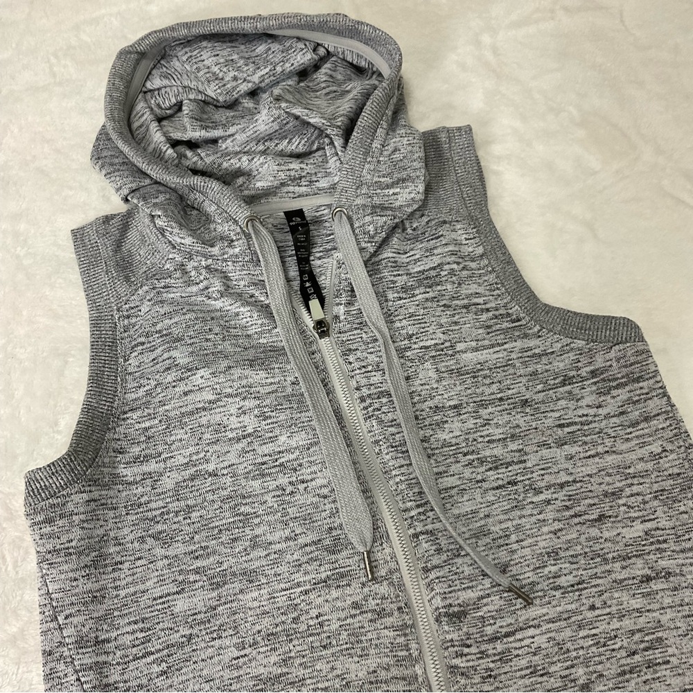 Knitted Hooded Vest Size S Split Back - Picture 4 of 9
